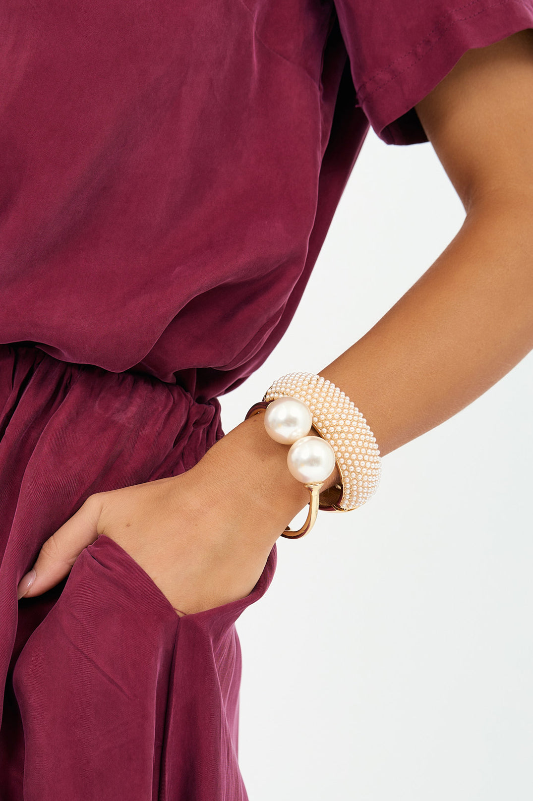 Poet Wide Pearl Bangle | Gold