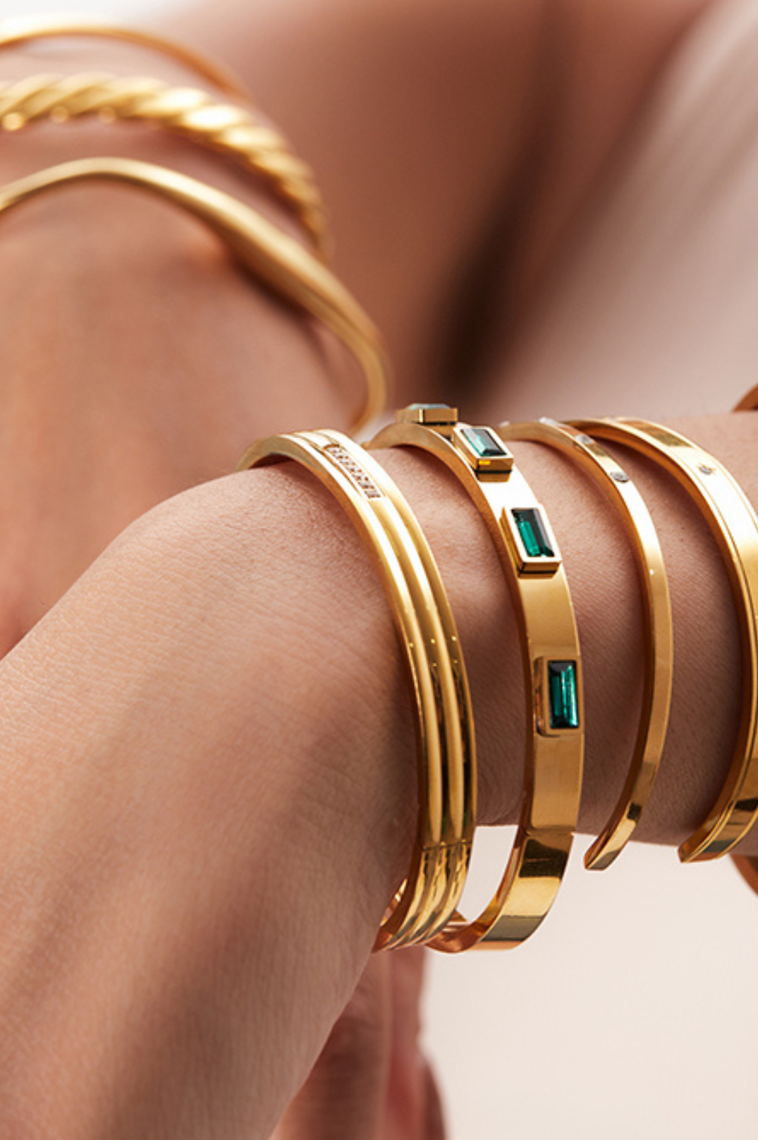 NEW - Sarcelles Bangle Emerald | 18K Gold Plated